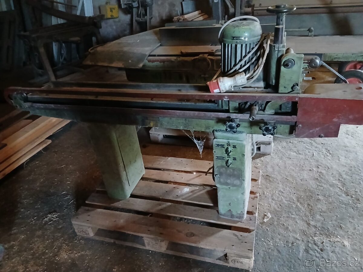 Truhlářské stroje