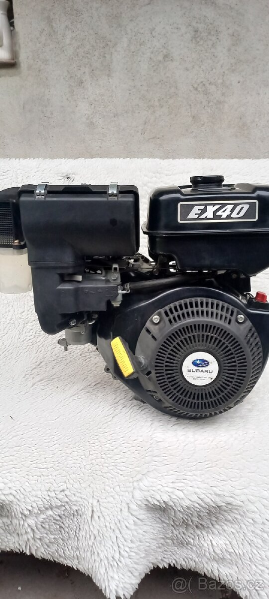 Motor subaru ex 40