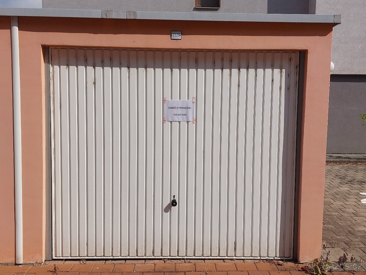 Garáž v UH u Kauflandu