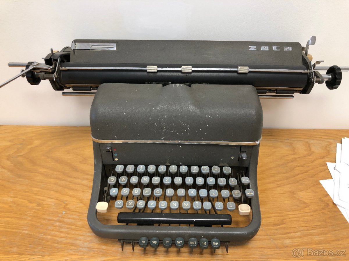 Starý psací stroj, nálezový stav