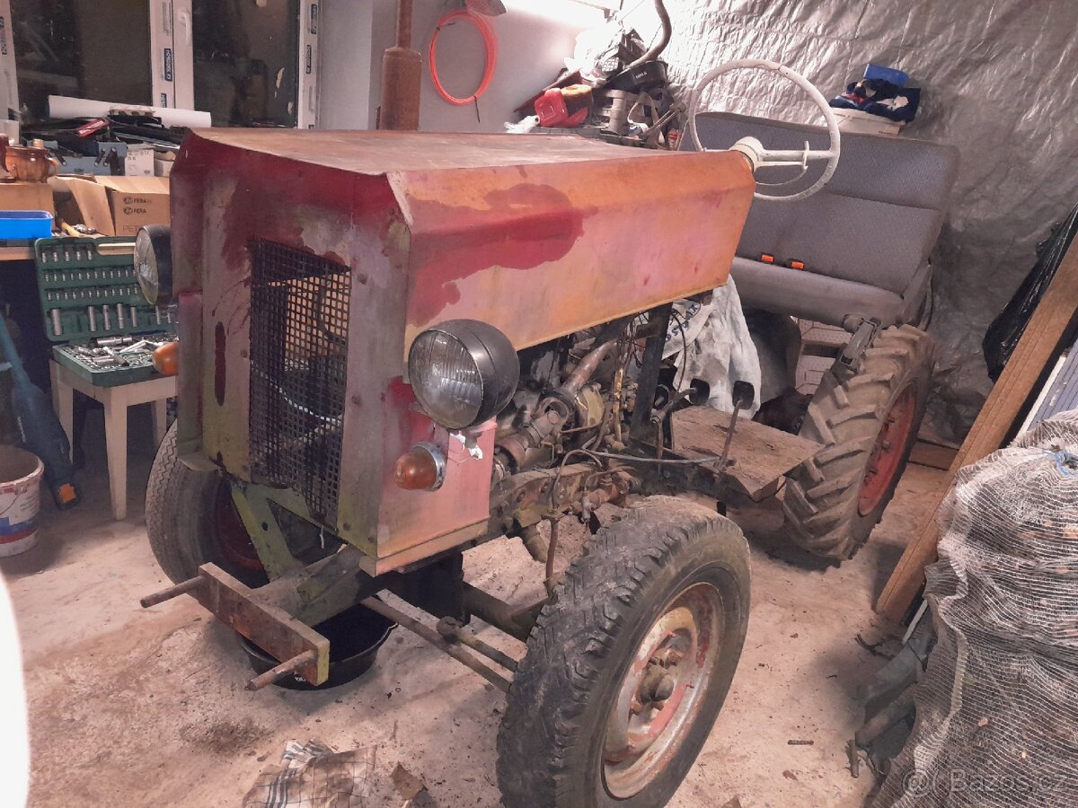 Traktor škoda 1203, mt8 tz4k14, tk 10, praga, zetor, terrano