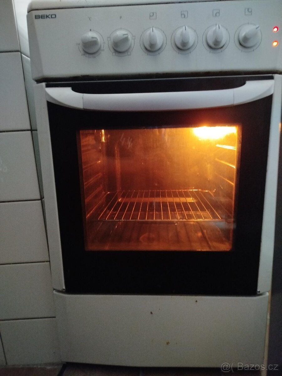 Elektrický sporák.