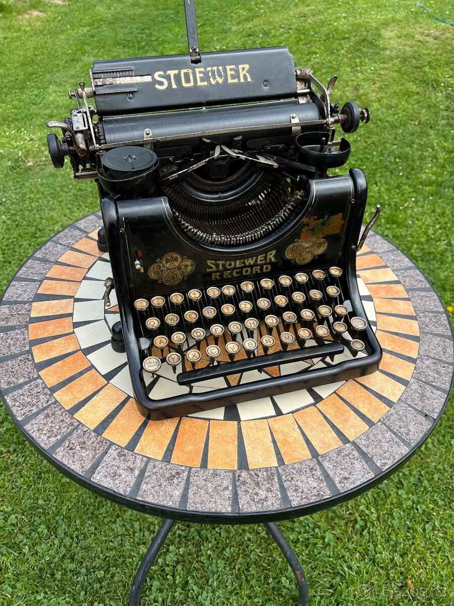 Historický psací stroj STOEWER Record