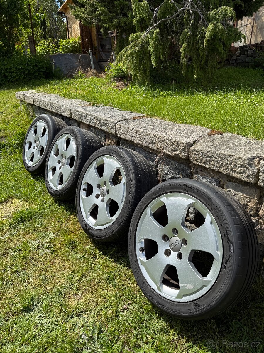 Kola Audi R17 225/45