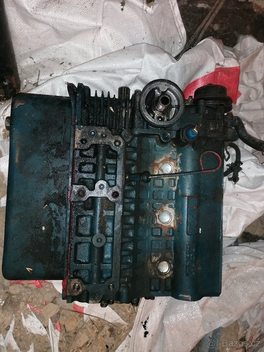 Kubota D902
