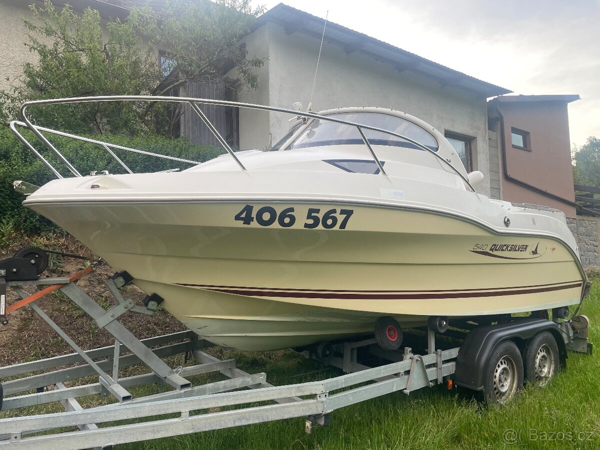 Quicksilver 540 Cruiser kajutová loď + Mercury 90PS