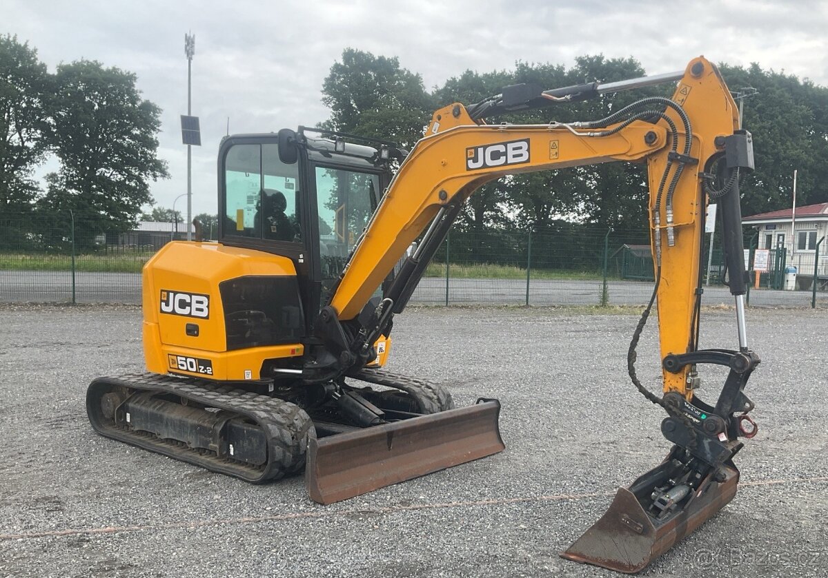 Prodám 5 tun. rýpadlo 2022 JCB 50 Z - 2 s hydraulickou svah.