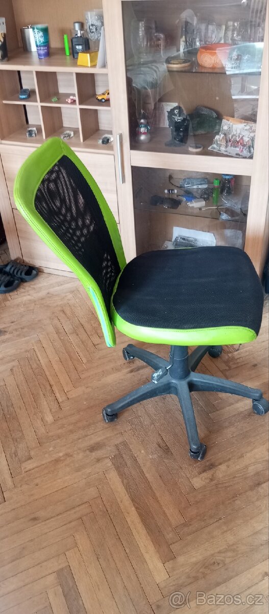 Zdravotní kancelářská židle