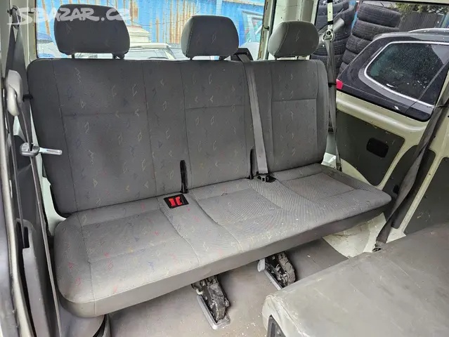 Zadní trojsedačka sedačka trojka VW T5 T5.1 T6