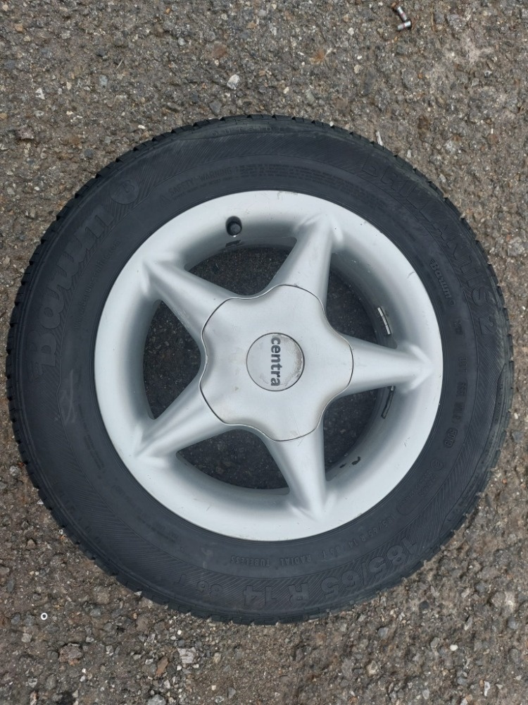 (č.24) 14"Alu kola Ford s letními pneu