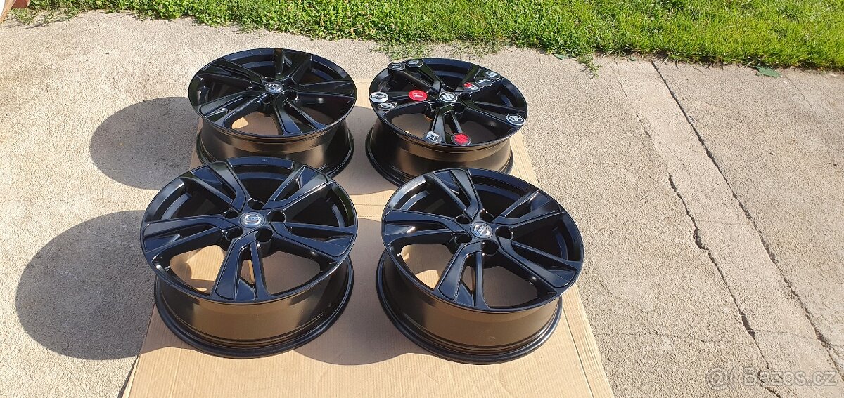 Nissan quashkai 5x114,3 r18 honda cr-v toyota renault