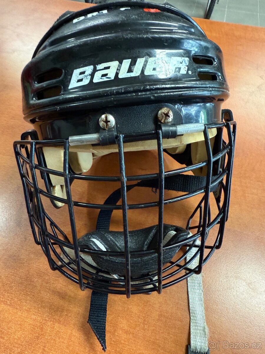 hokejova prilba Bauer