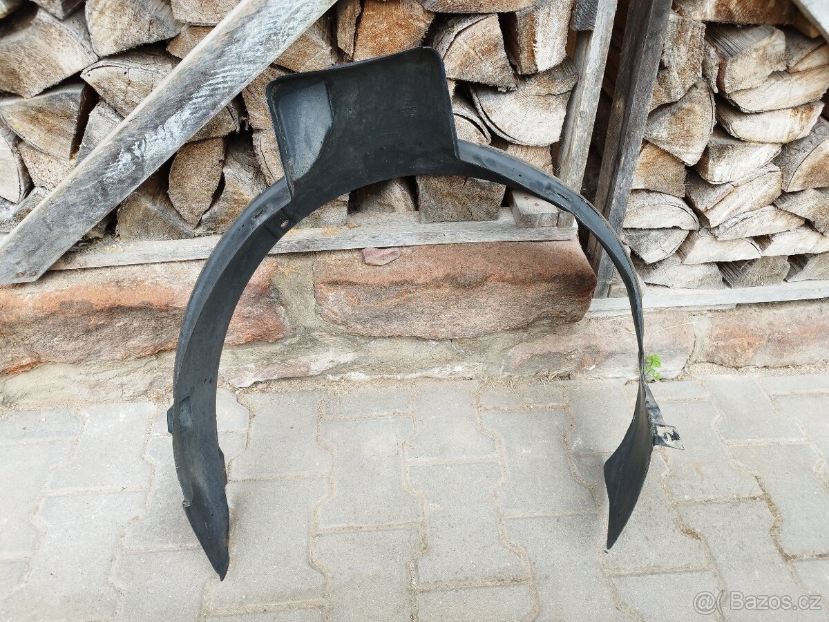 P: LP plastový podběh VW Sharan 1996-2000