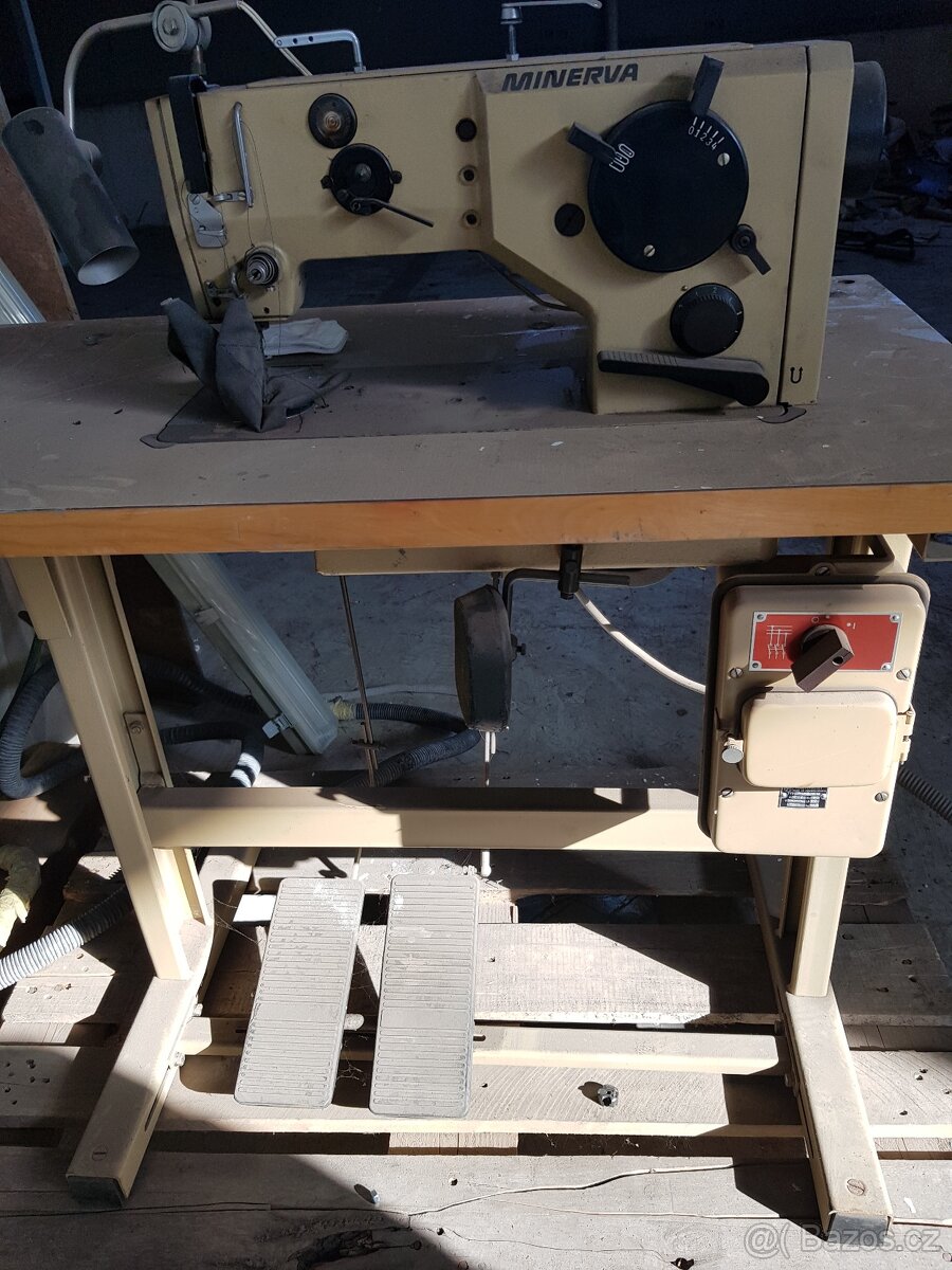 Prodám průmyslový šicí stroj
