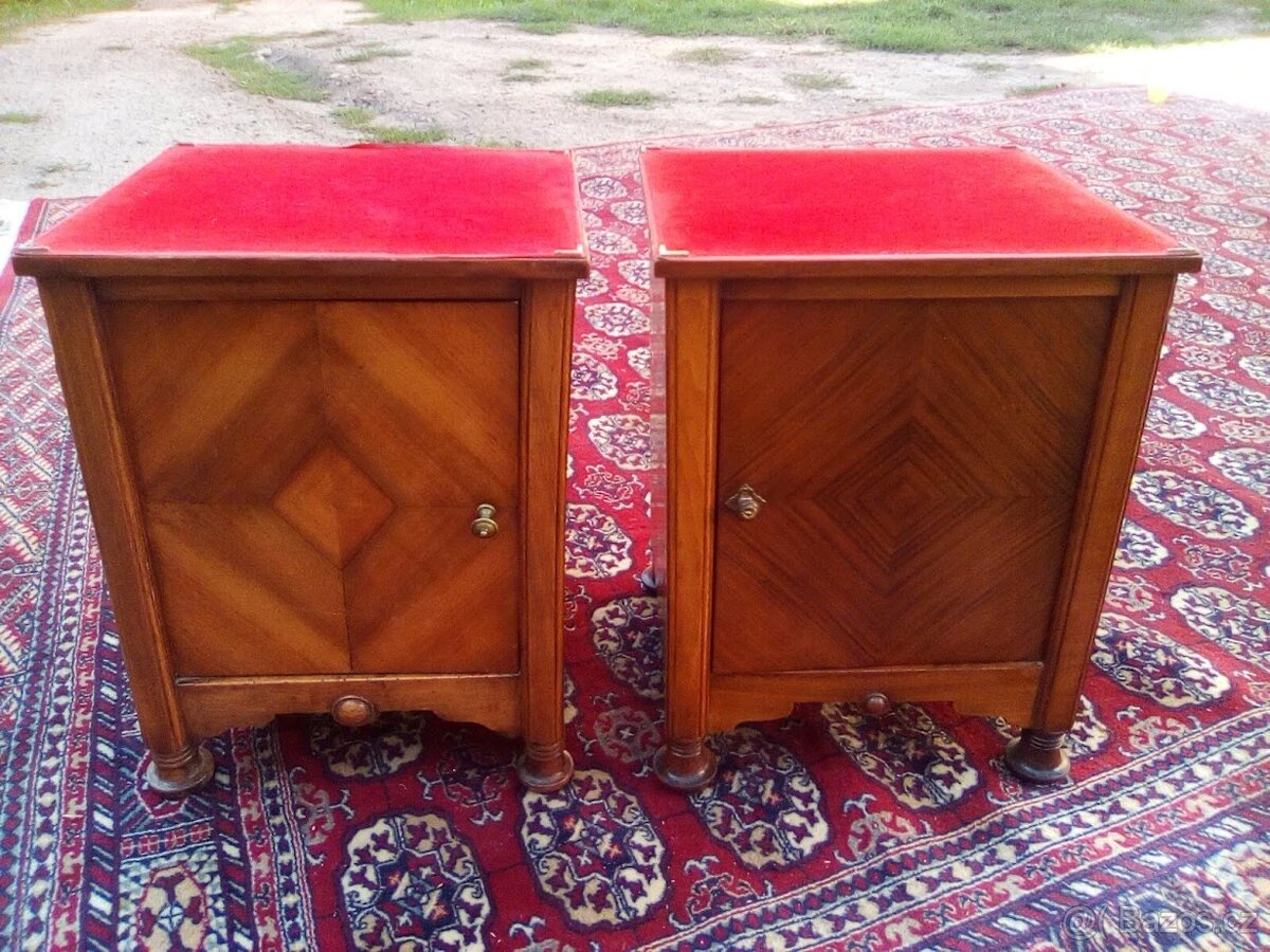 Pár art deco nočních stolků