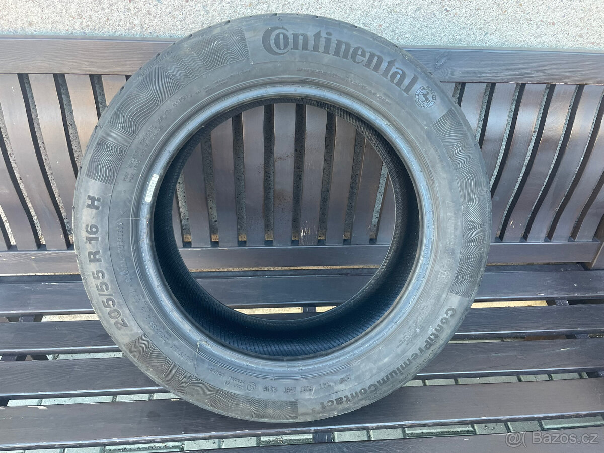 Pneu Continental 205/55 R16.