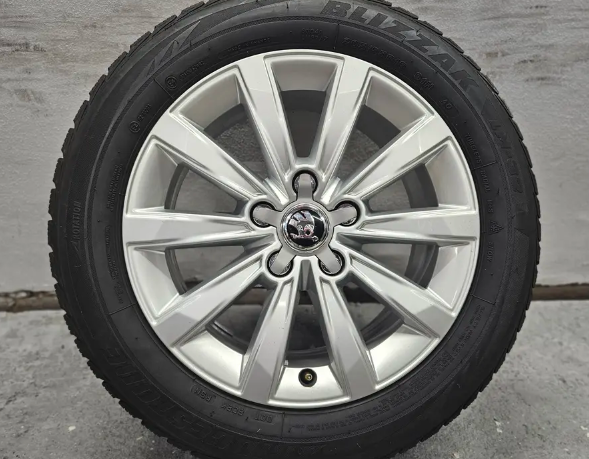 16"ŠKODA 5X112 ET40 7J + 205/55 R16 91H ZIMNÍ SADA
