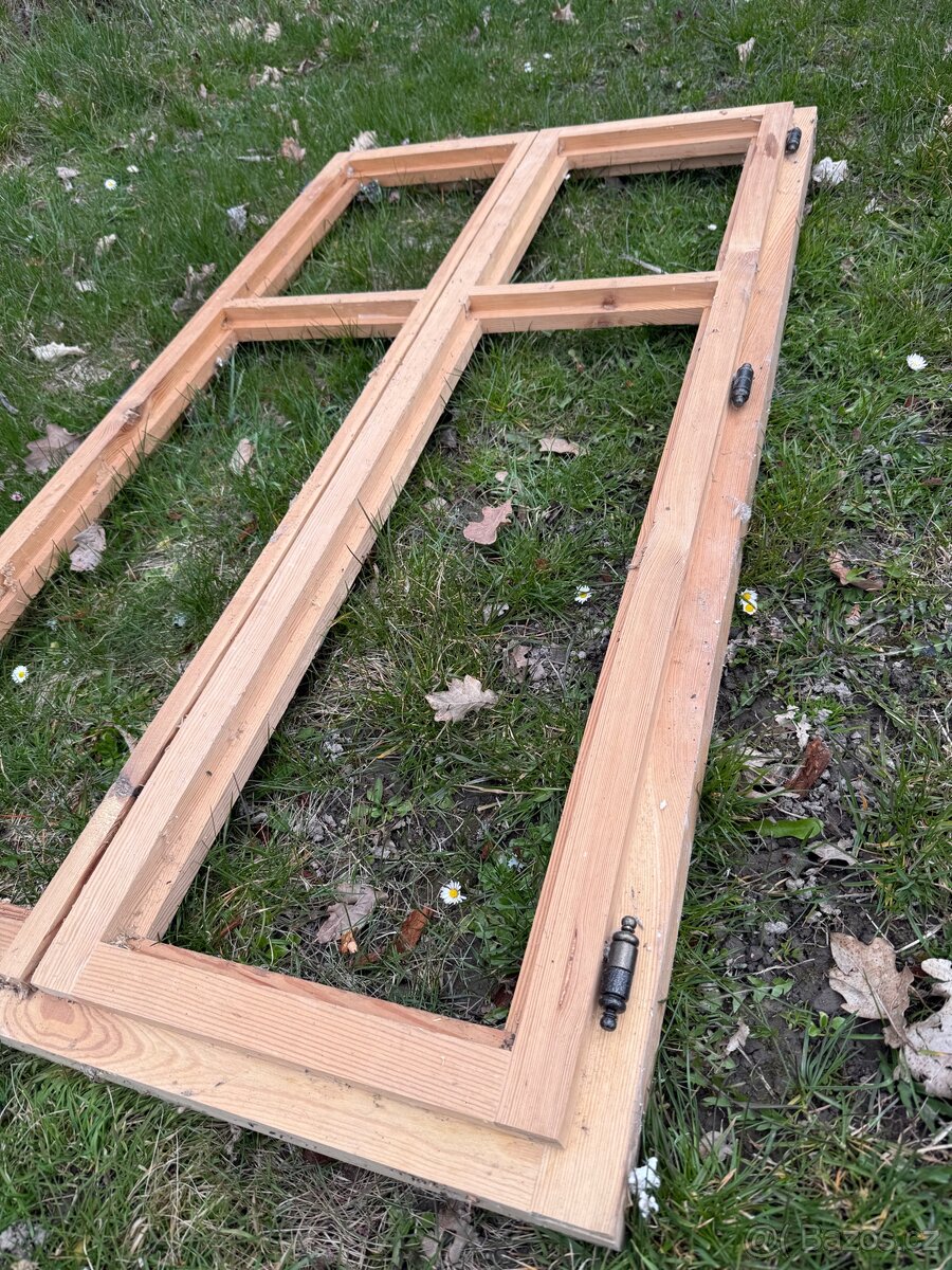 Okenní křídla s rámem