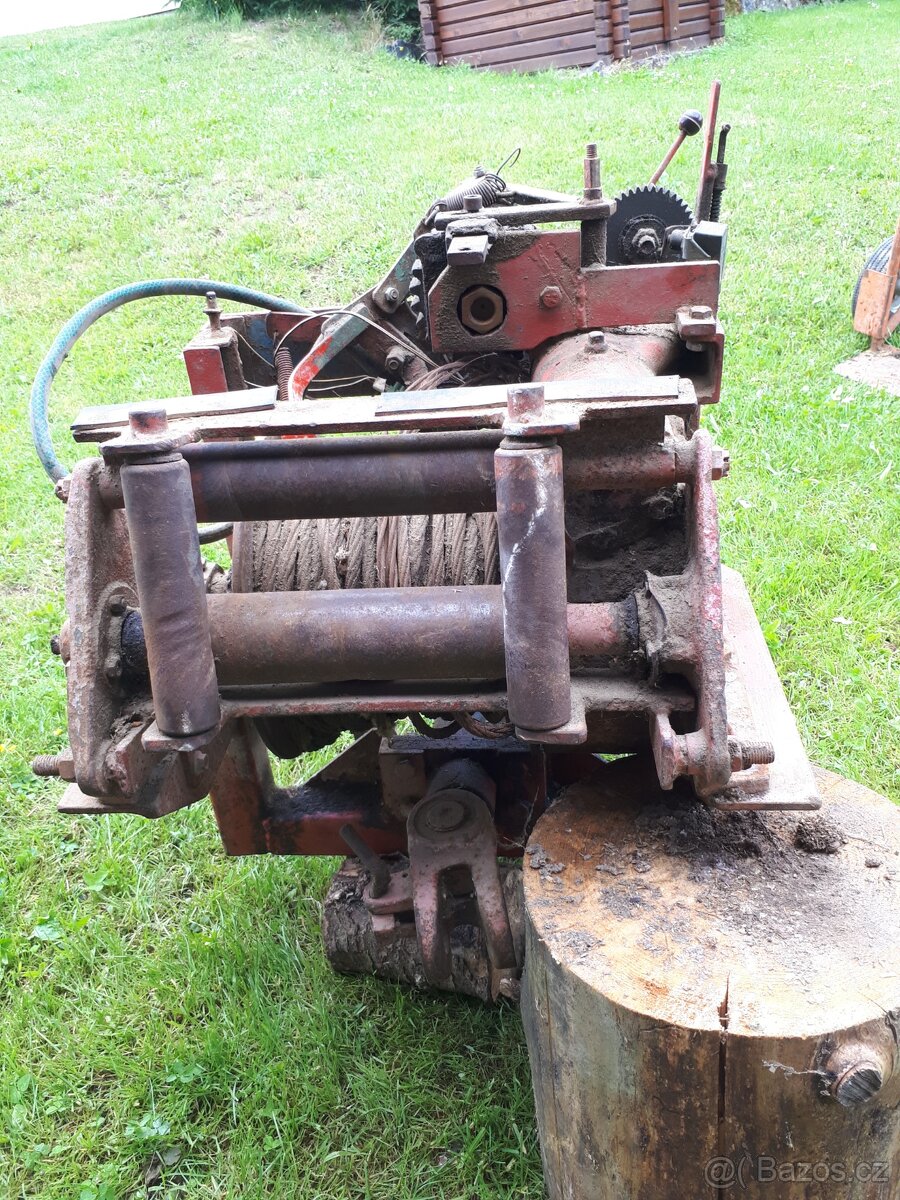 Naviak na traktor