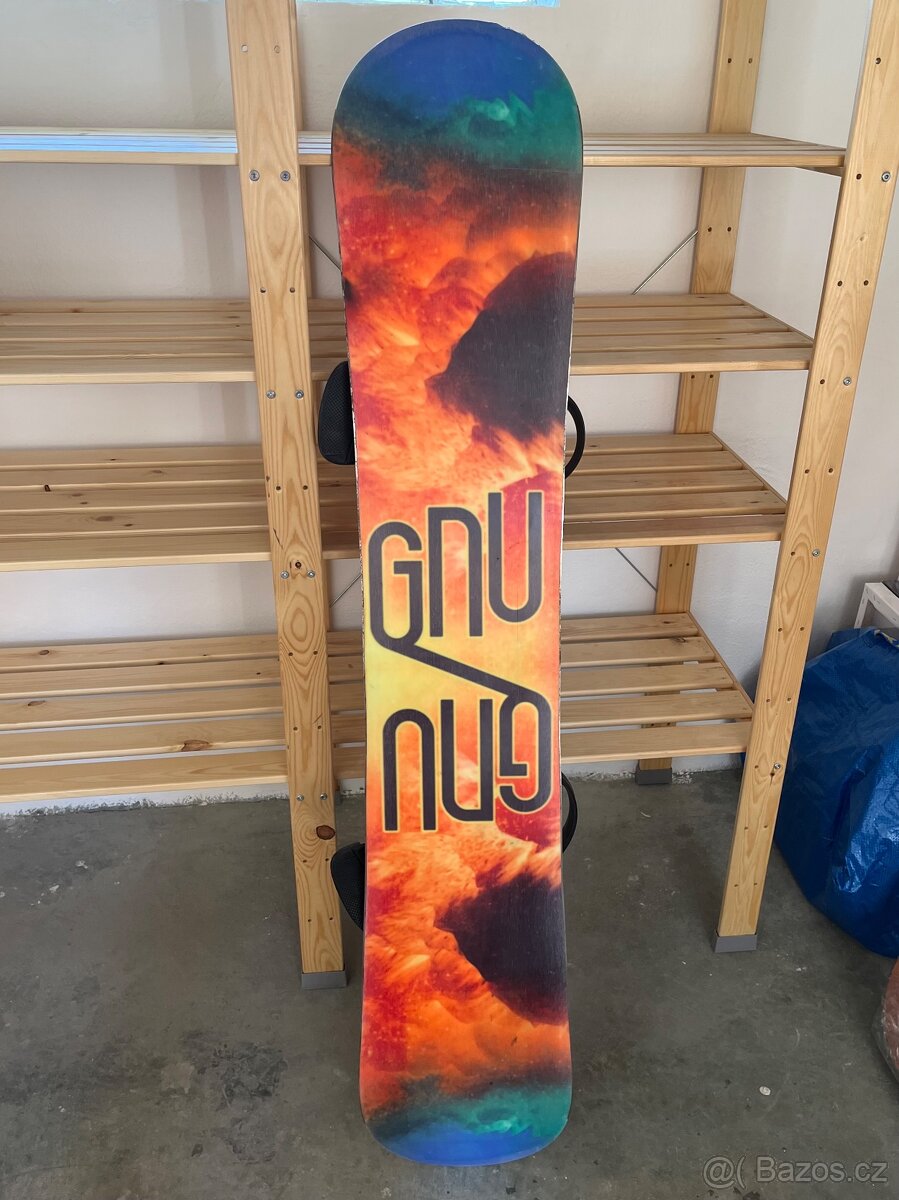 Snowboard GNU vel.155, boty Burton vel. 42, vázání