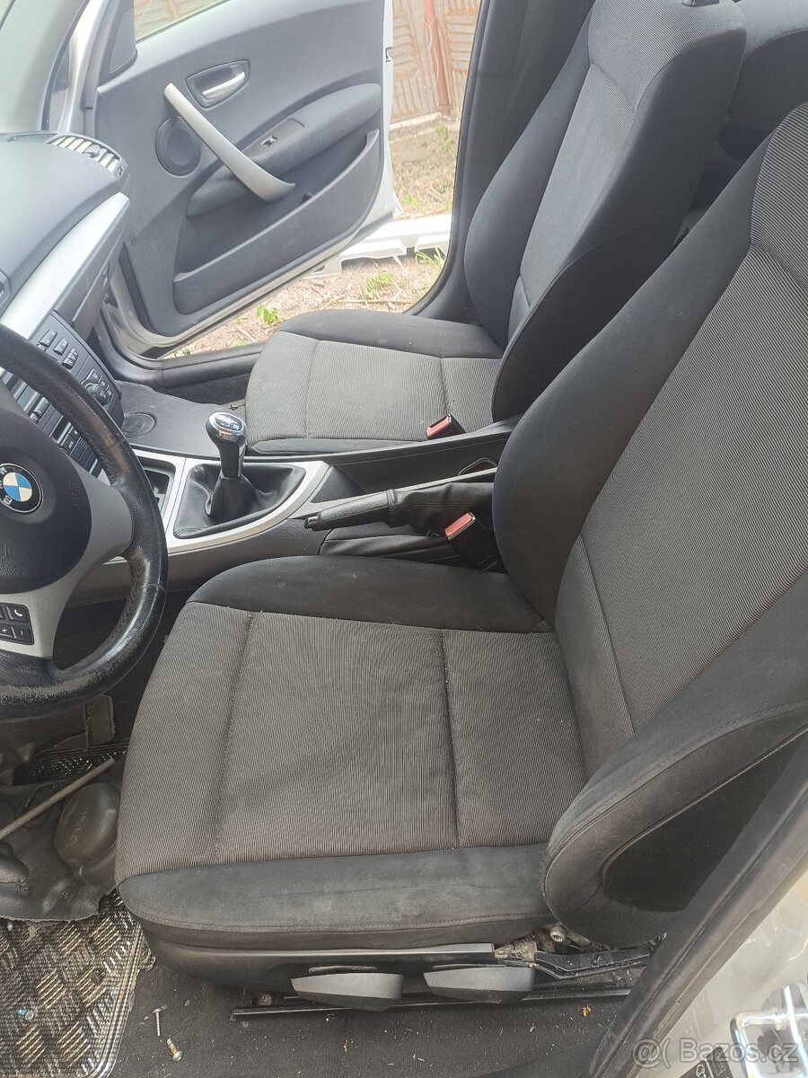 Vyhřívané sedačky včetně tapecu BMW e87