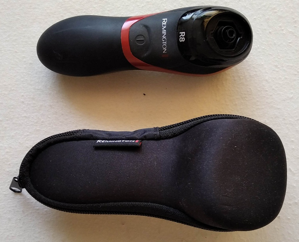 Rotační holicí strojek na vousy Remington R8