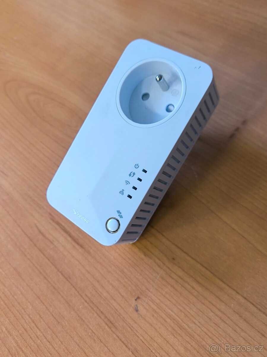 WiFi extender/repeater  STRONG REP300PFR