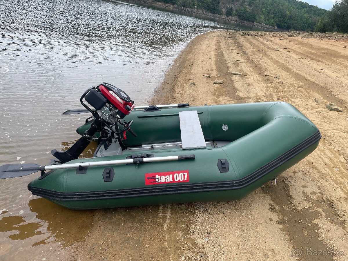 Člun Boat 007