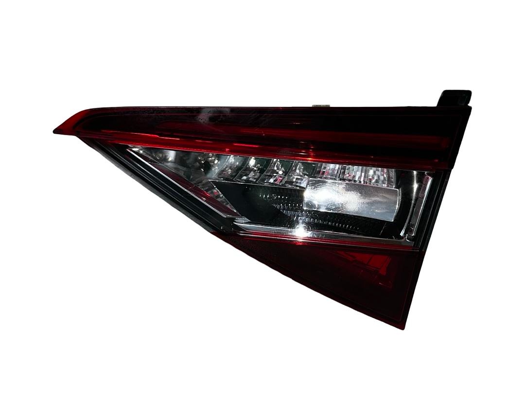 LED světlo pravé zadní vnitřní 3V9945308E Škoda Superb 3 17