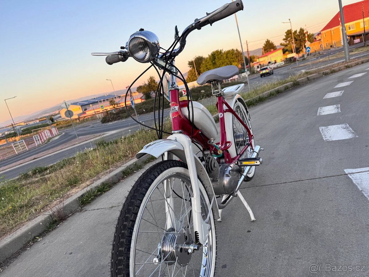 Moped Stadion S11