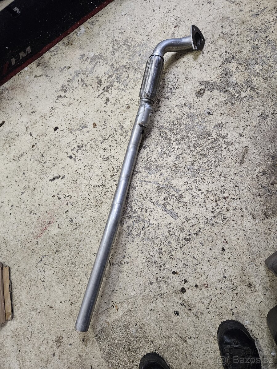 Opel astra 1.6 predni dil vyfuku