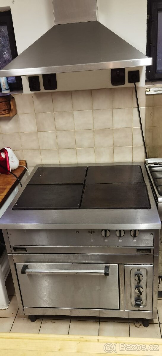 Elektrický sporák s troubou