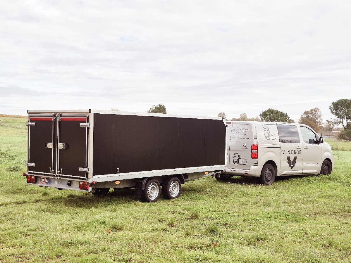 Nákladní přívěs skříň 2500kg