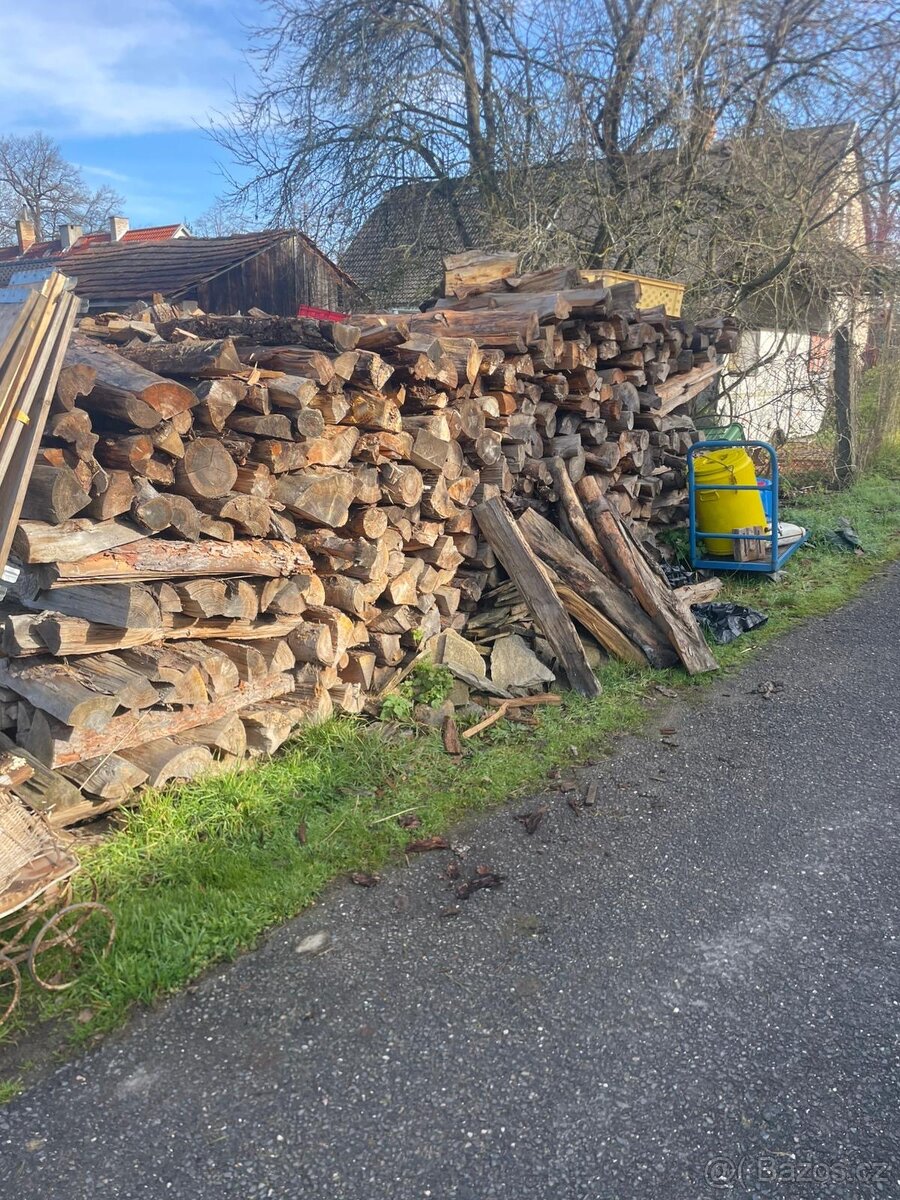 Prodám směs palivového dřeva 10 metrů