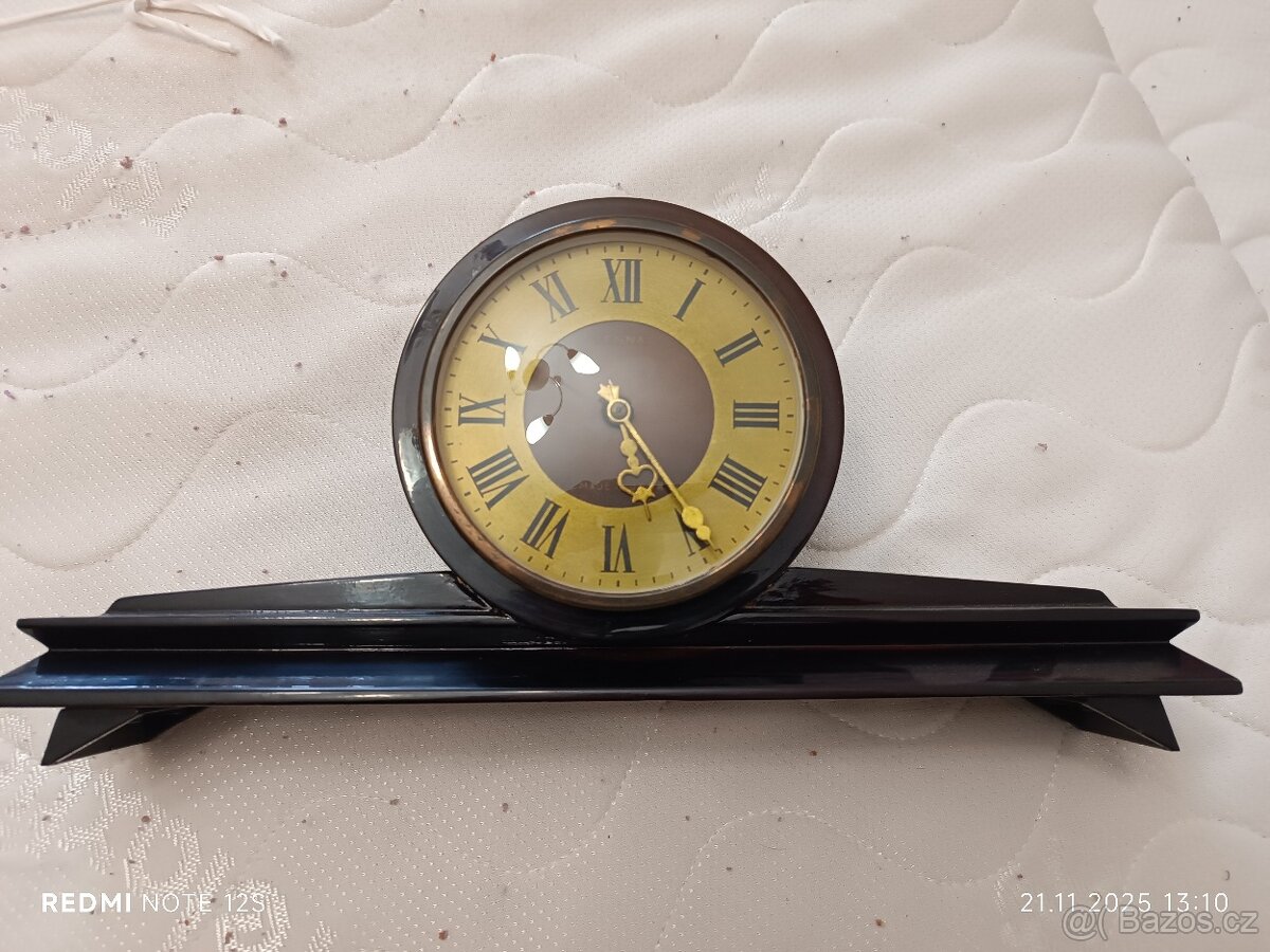 Starožitné krbové hodiny