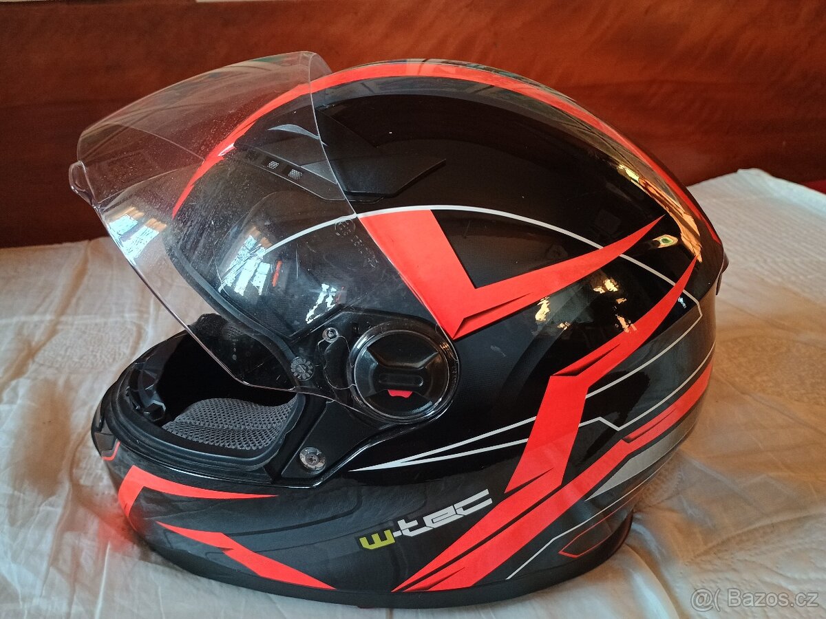 Prodám integrální přilbu W-tec