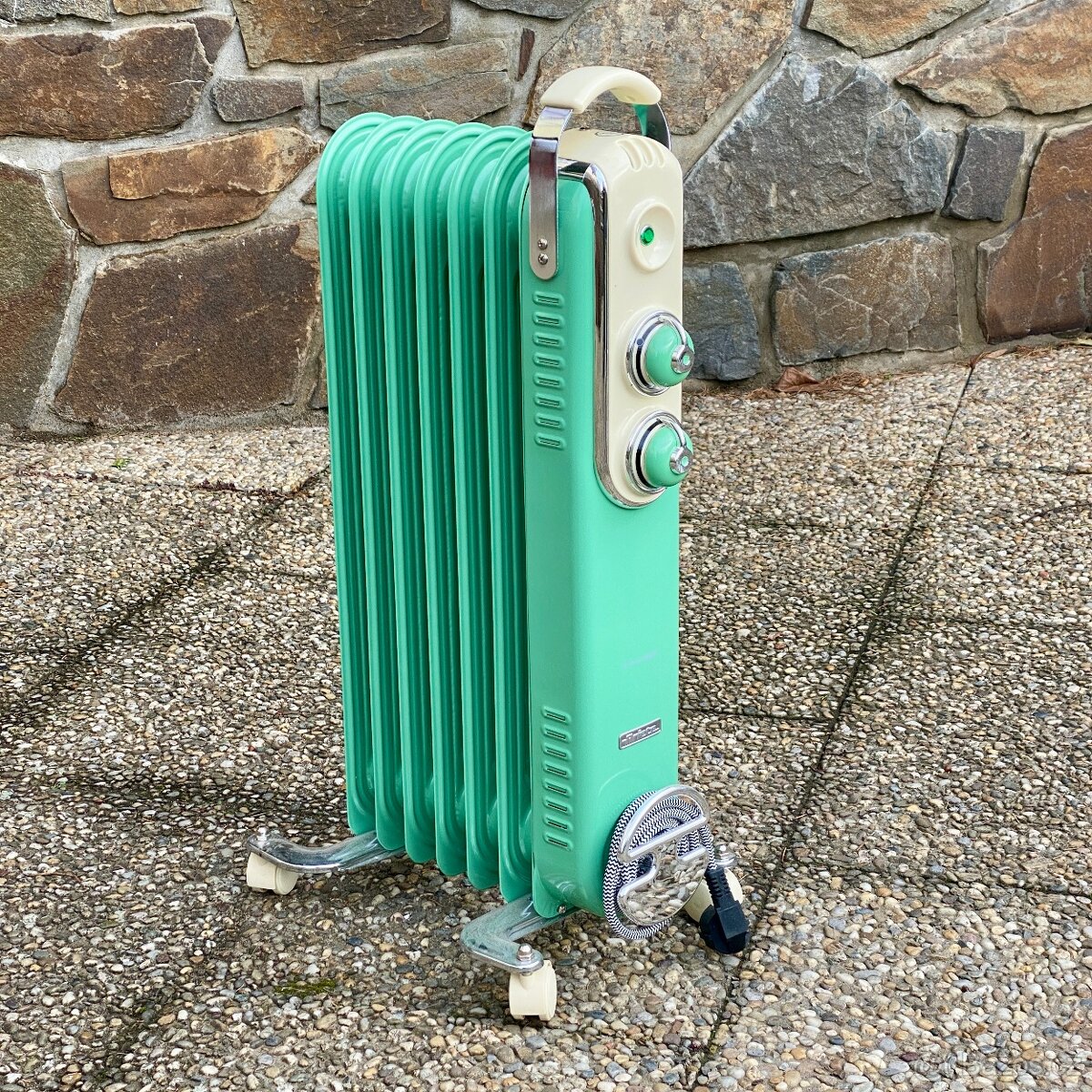 Elektrický olejový radiátor.