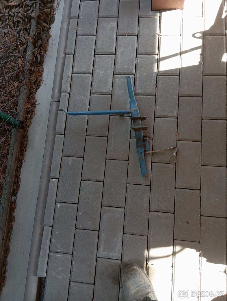 Jawa - kříž stupaček