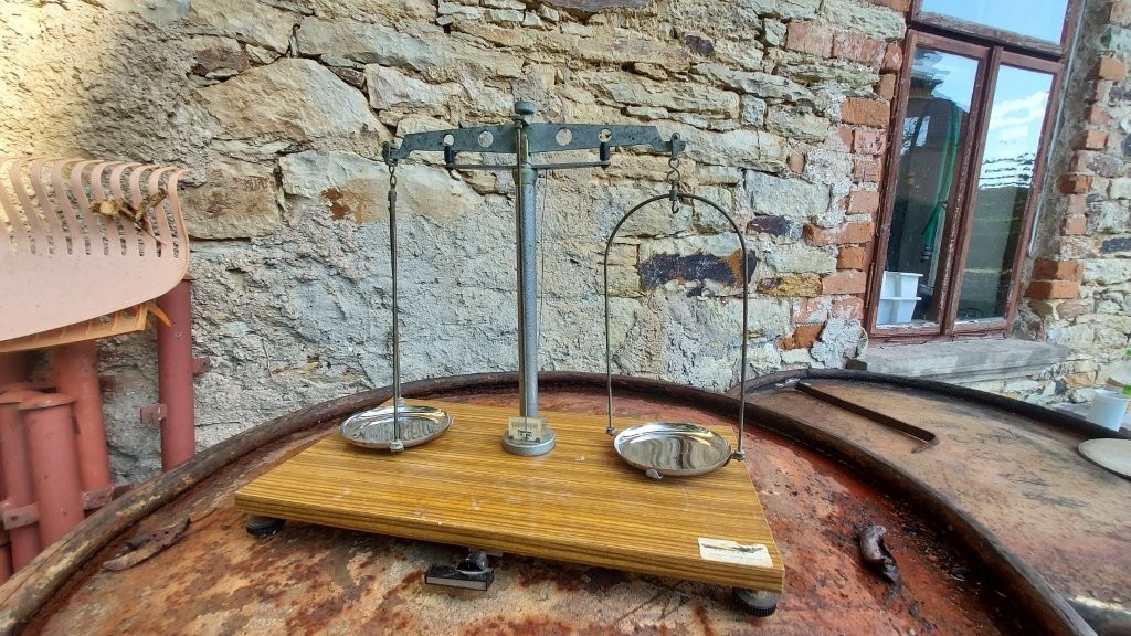 Laboratorní váhy Chirana