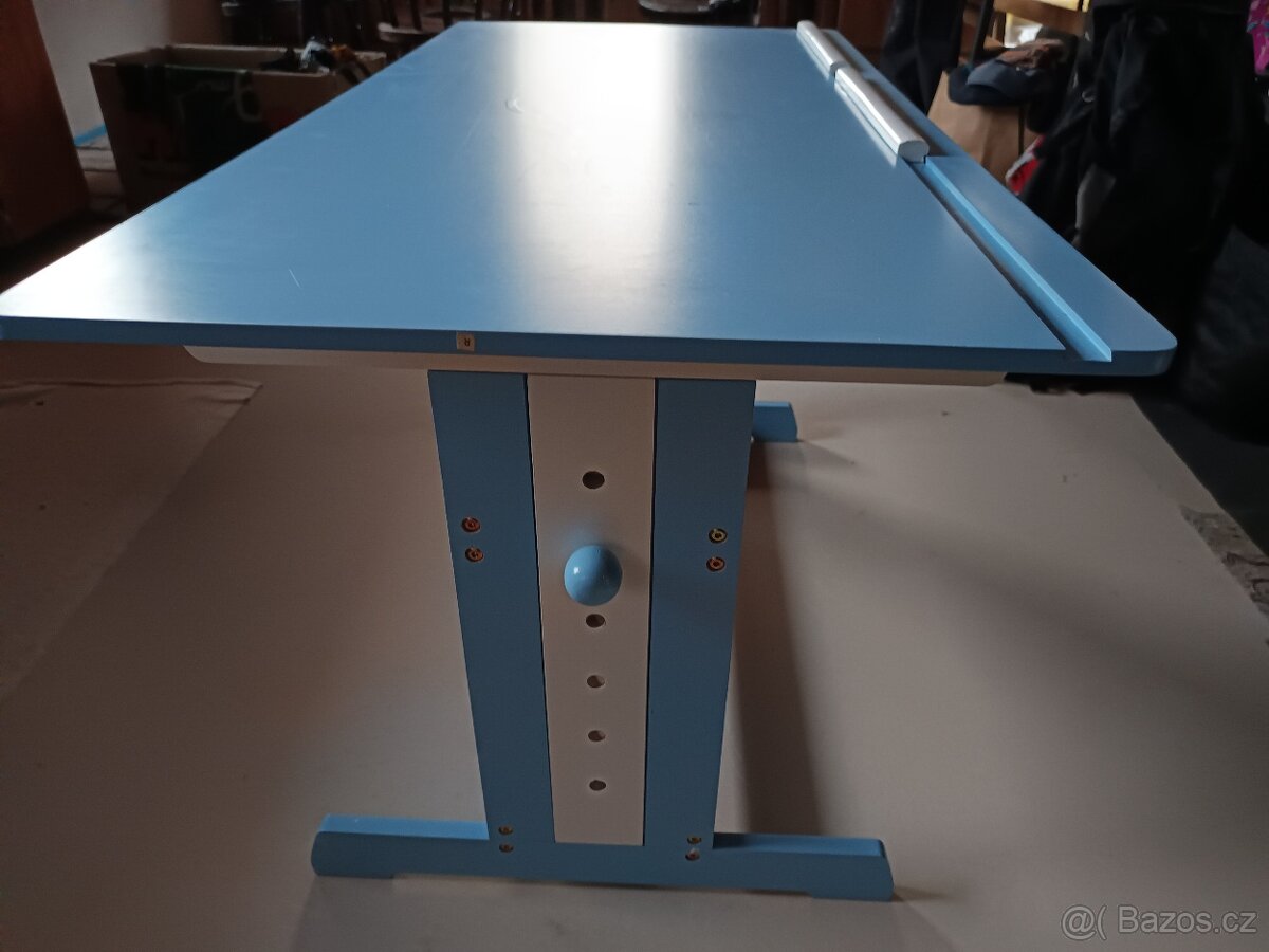 Dětský stavitelný stolek