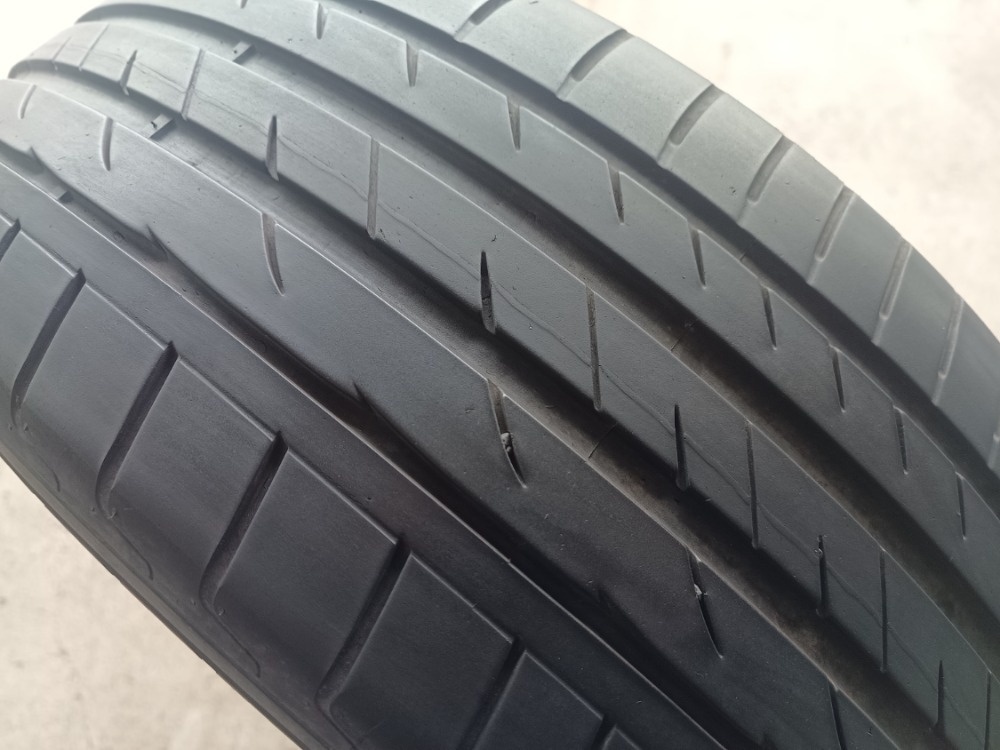 215/55 R17 LAUFENN (4523)