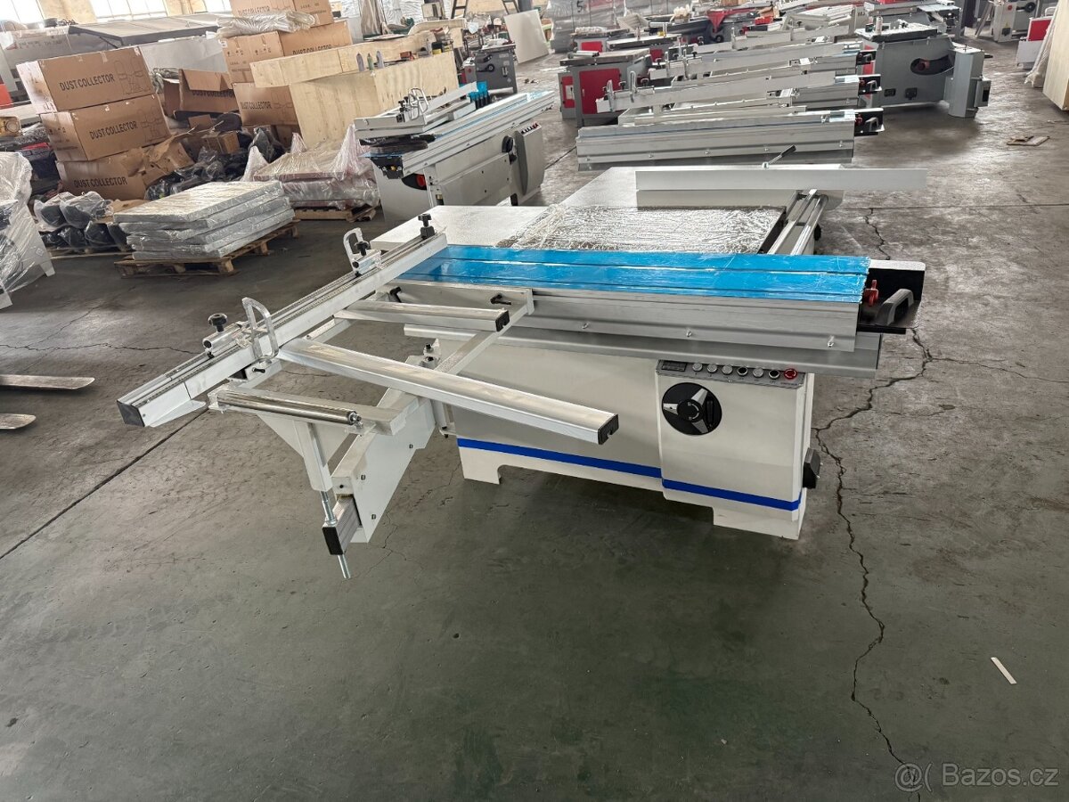 Formátovací pila s předřezem