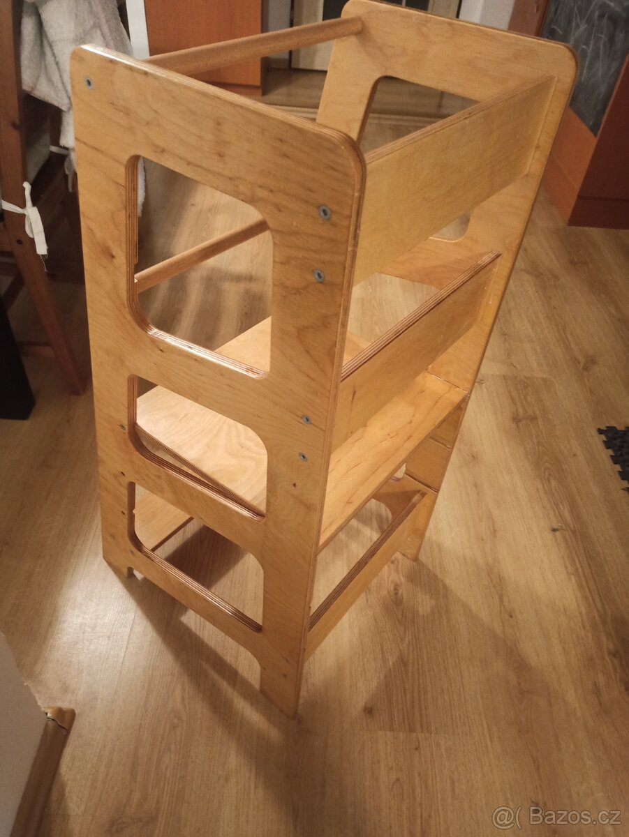 Montessori učící věž