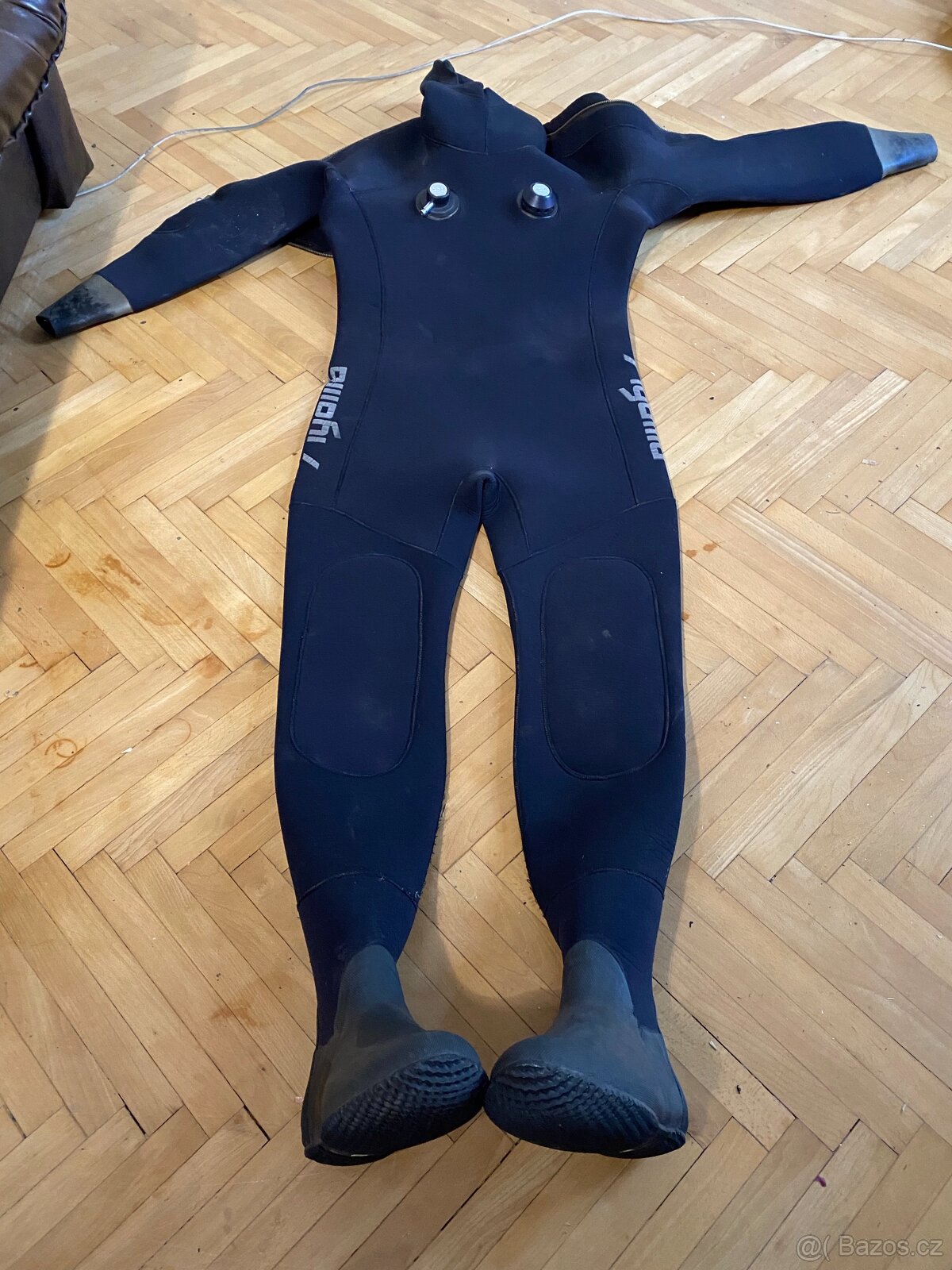Suchý potápěčský oblek