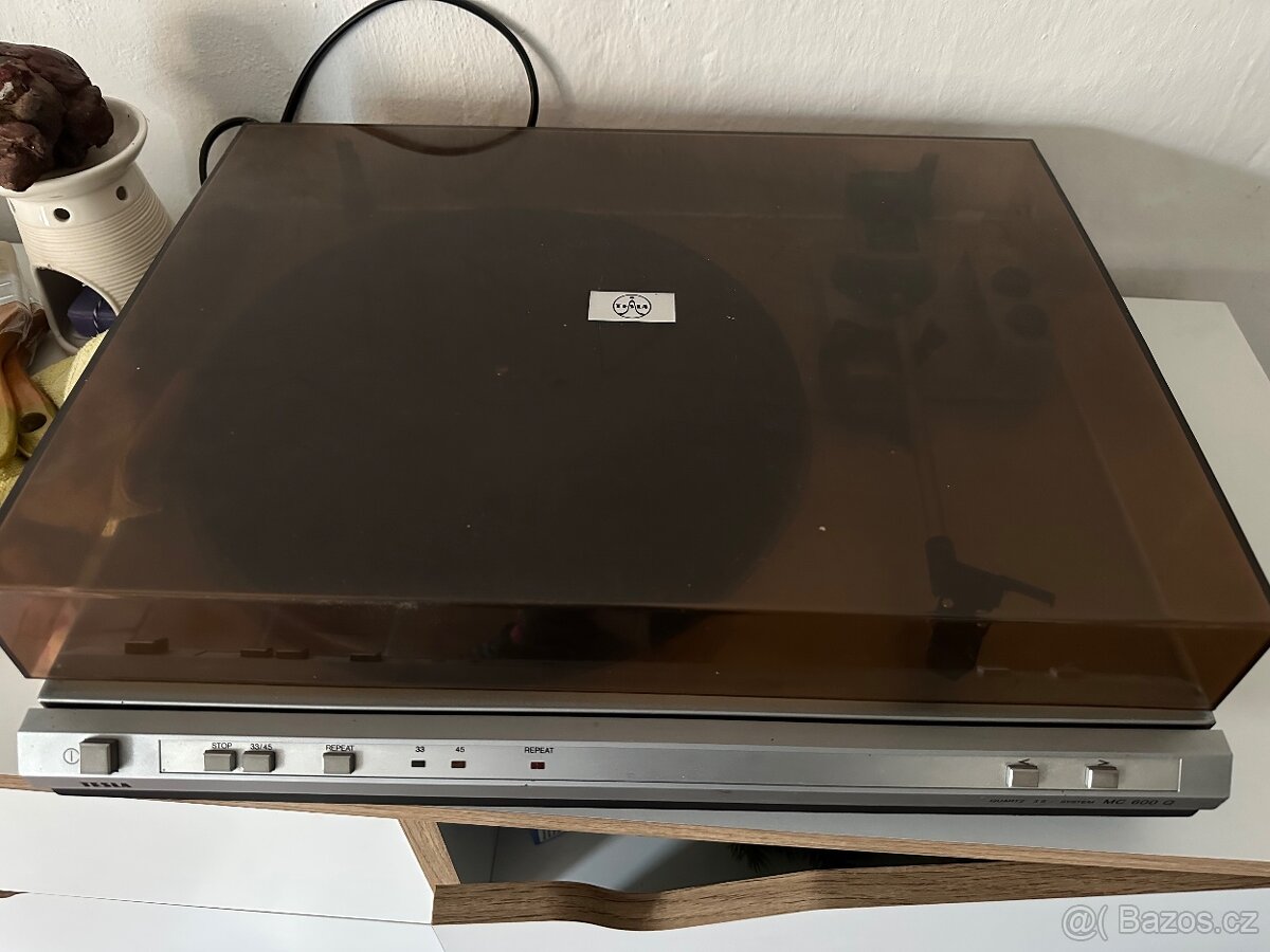 ZAMLUVENO Gramofon TESLA MC600Q