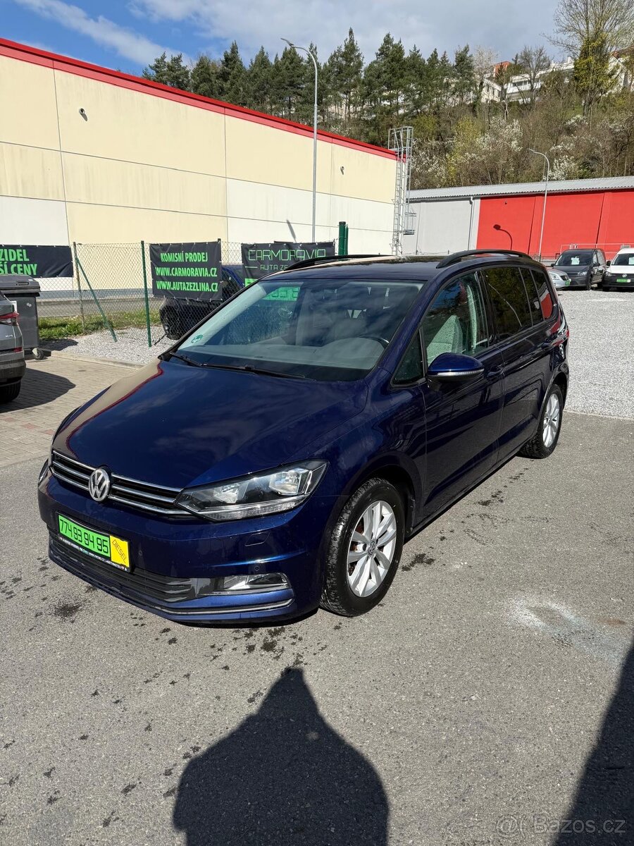 ►VW TOURAN III 2,0 TDI - 110 kW,  PARK. SENZORY A KAMERA◄