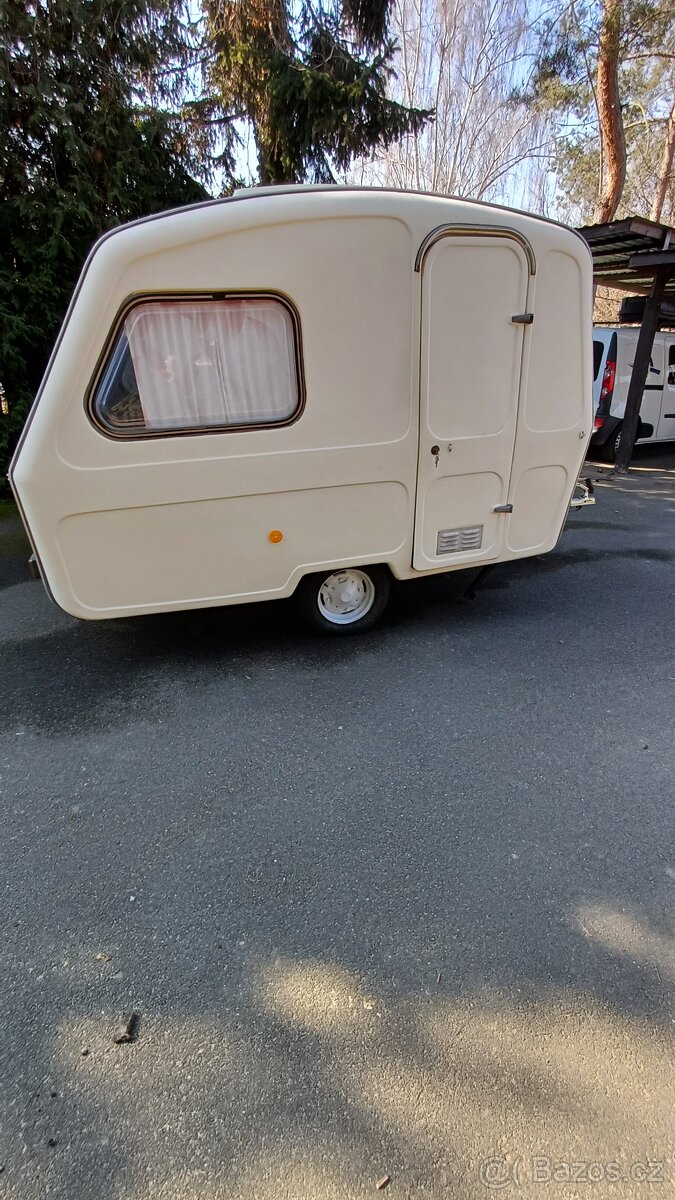 Obytný přívěs N 126 C