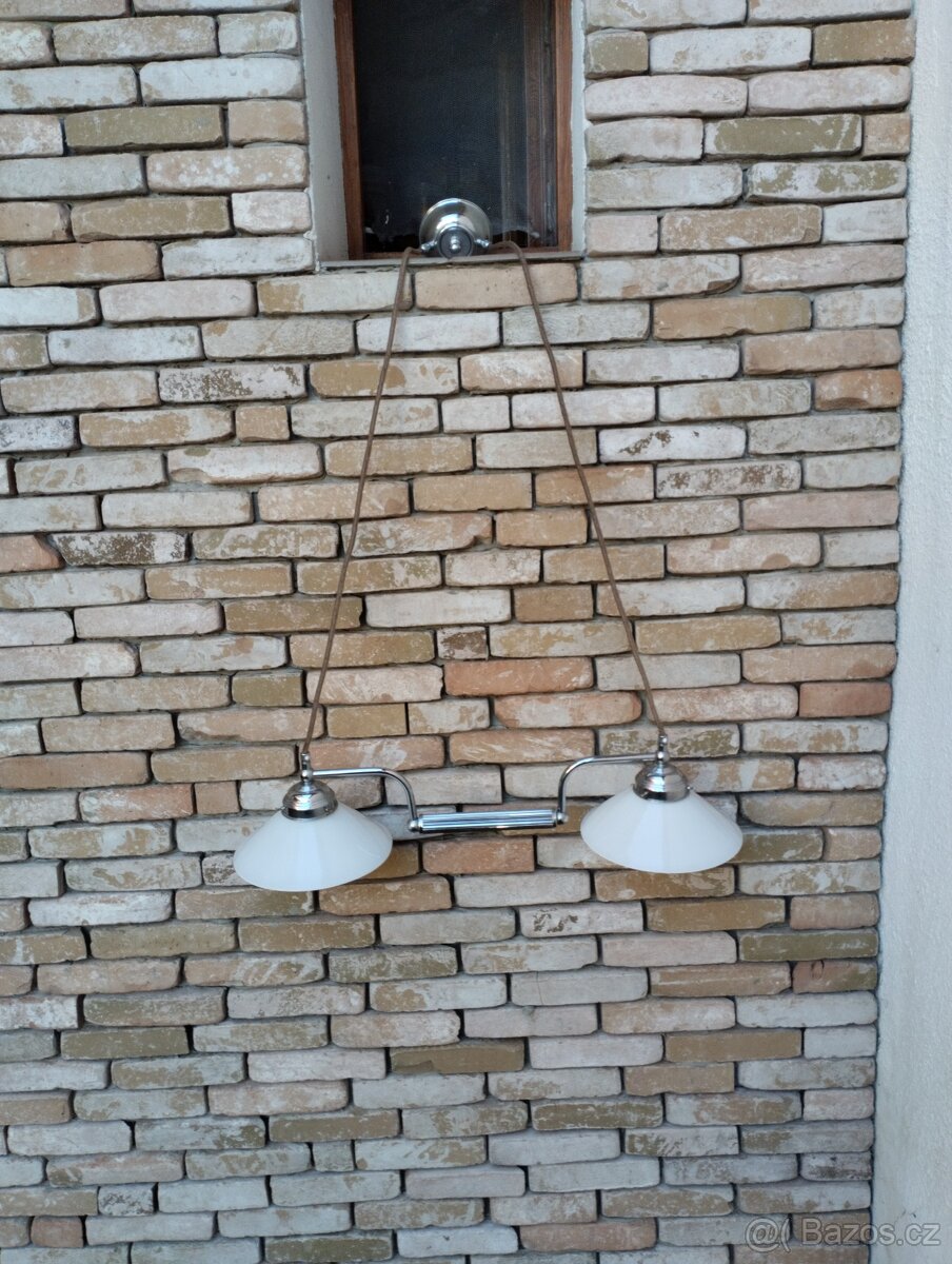 Starý lustr
