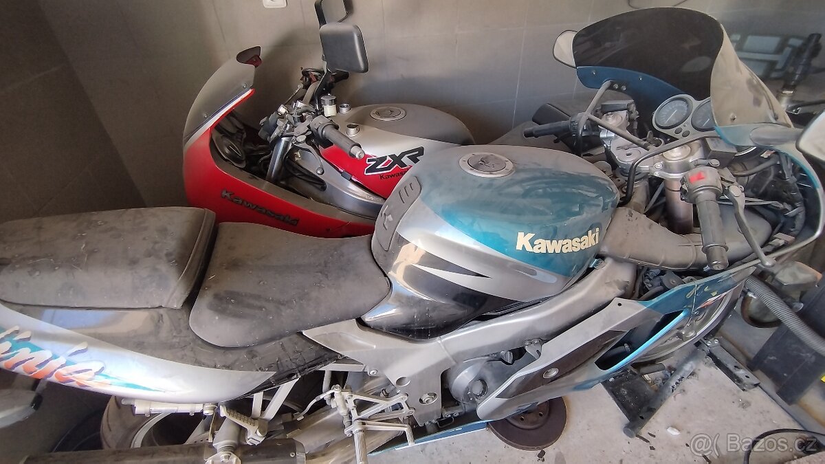 Zxr750 a zx9r