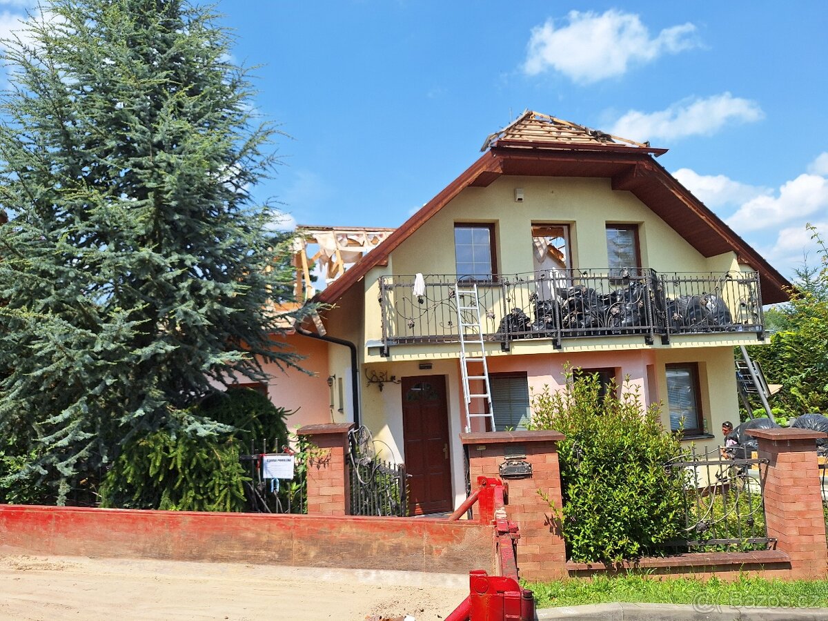 Střechy a Nadstavby RD